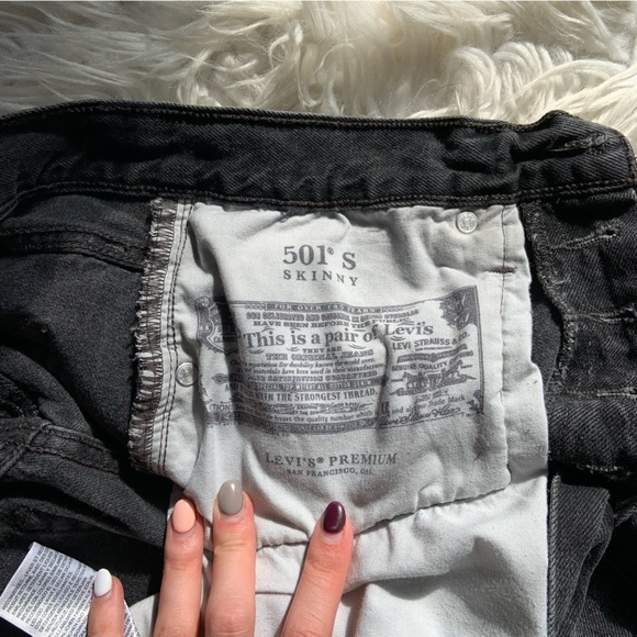 Levi’s 501 Skinny Ripped Jeans - Picture 5 of 7